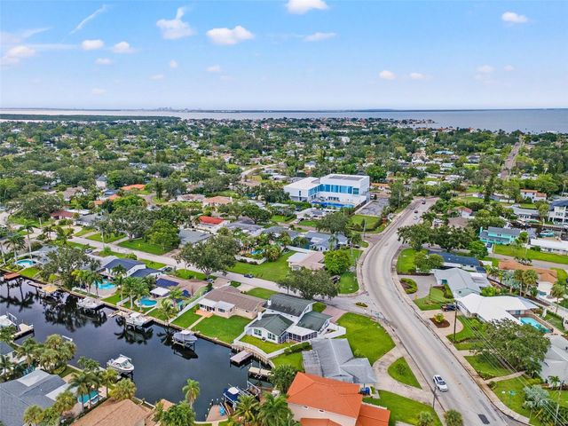 4000 14TH WAY NE, St Petersburg, FL 33703