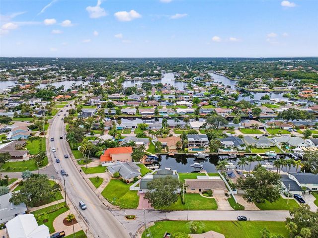 4000 14TH WAY NE, St Petersburg, FL 33703