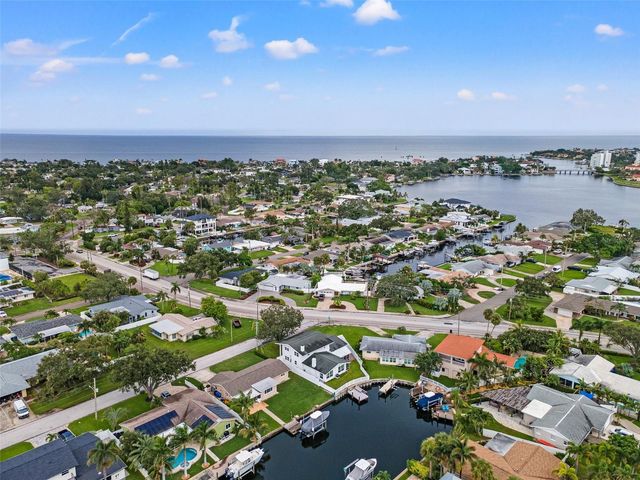 4000 14TH WAY NE, St Petersburg, FL 33703