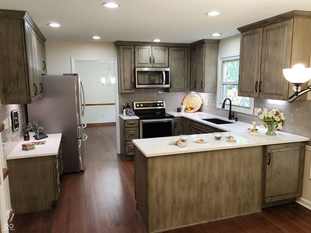 911 E Greyhound Pass, Carmel, IN 46032