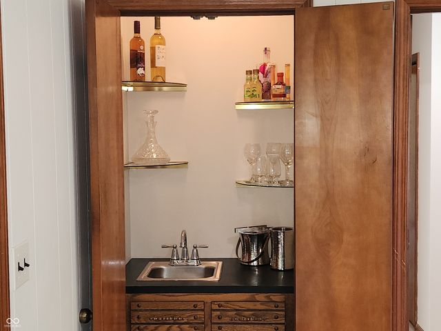 911 E Greyhound Pass, Carmel, IN 46032