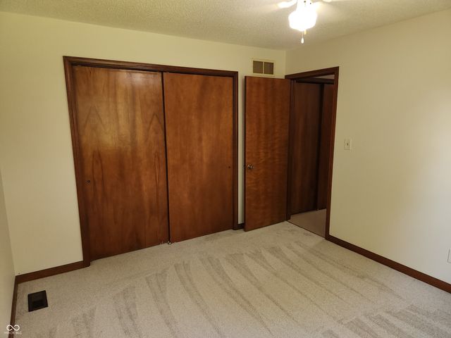 911 E Greyhound Pass, Carmel, IN 46032