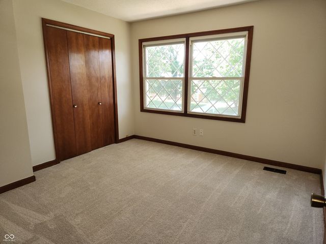 911 E Greyhound Pass, Carmel, IN 46032