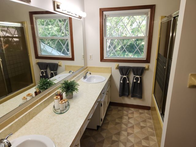 911 E Greyhound Pass, Carmel, IN 46032