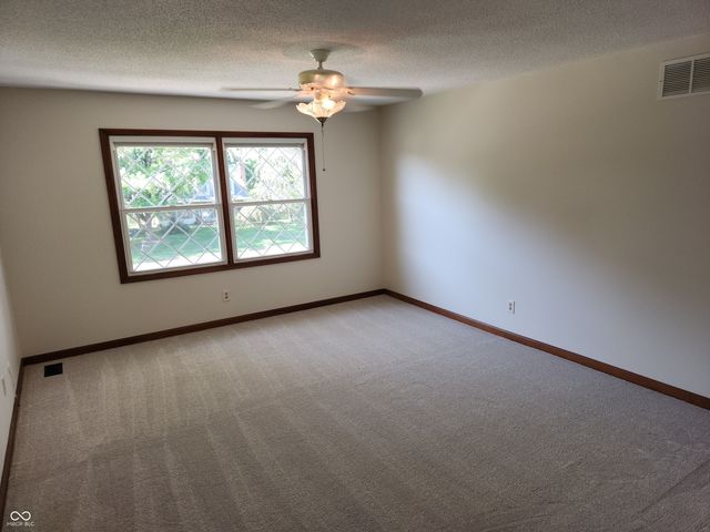 911 E Greyhound Pass, Carmel, IN 46032