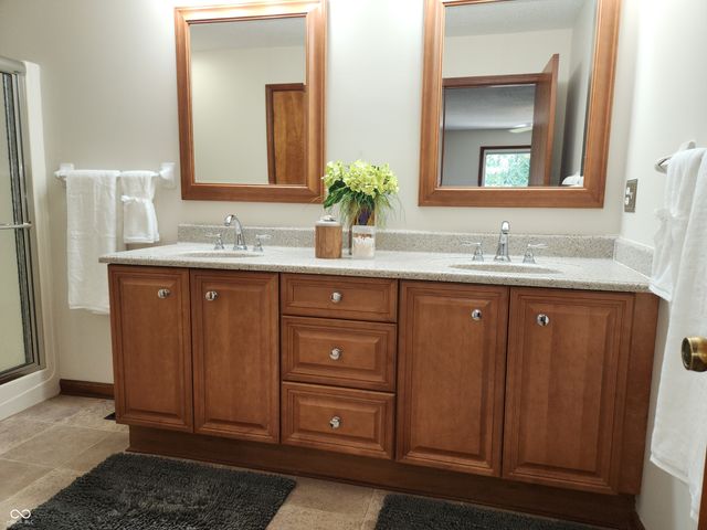 911 E Greyhound Pass, Carmel, IN 46032