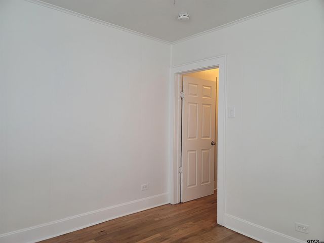 1320 W Oakwood St., Tyler, TX 75702