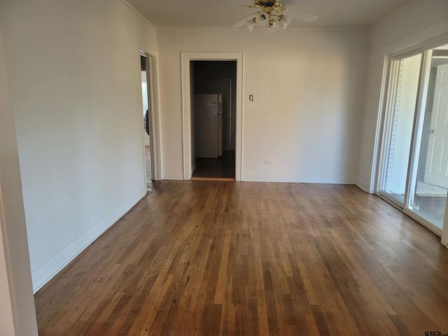 1320 W Oakwood St., Tyler, TX 75702