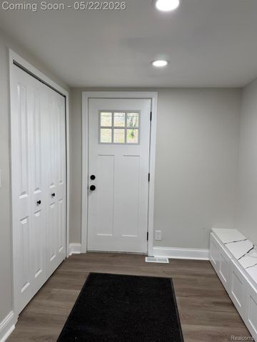 6423 Andersonville Road, Waterford Charter Township, MI 48329