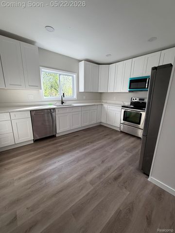 6423 Andersonville Road, Waterford Charter Township, MI 48329