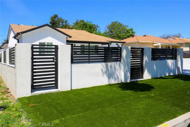 7521 Milwood, Canoga Park, CA 91303