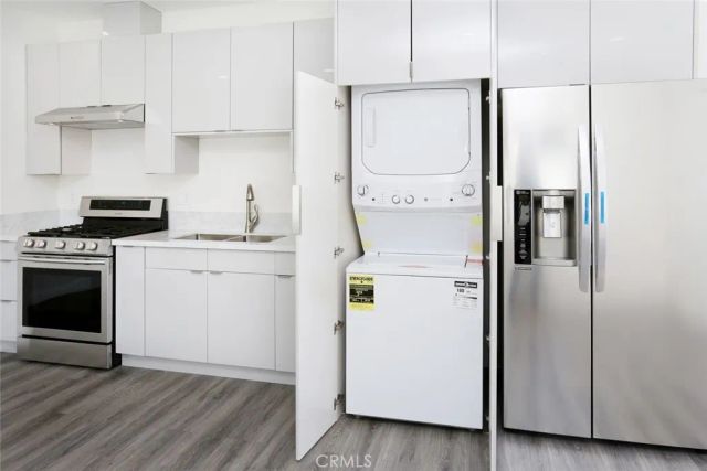7521 Milwood, Canoga Park, CA 91303