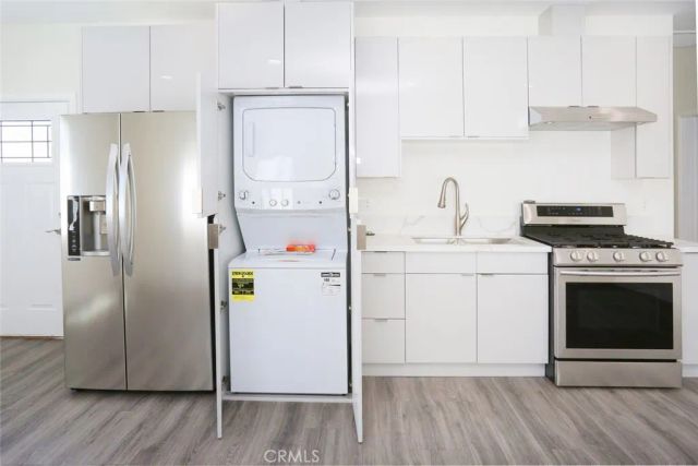 7521 Milwood, Canoga Park, CA 91303