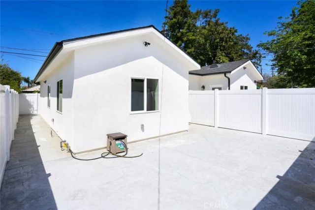 7521 Milwood, Canoga Park, CA 91303