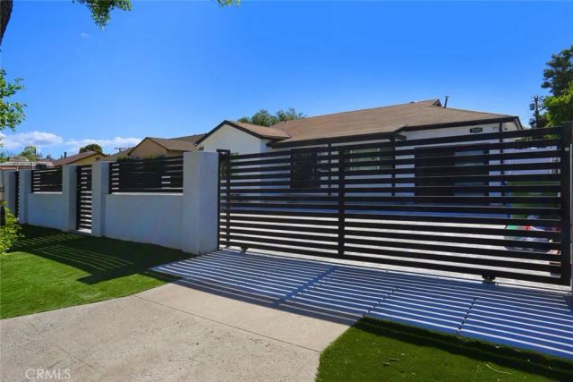 7521 Milwood, Canoga Park, CA 91303