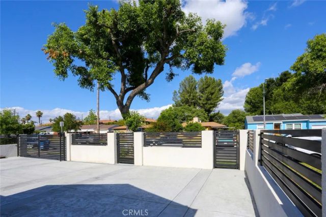 7521 Milwood, Canoga Park, CA 91303