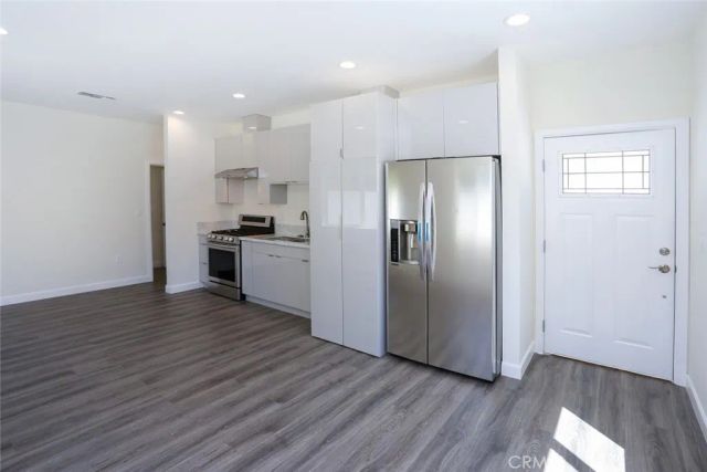 7521 Milwood, Canoga Park, CA 91303