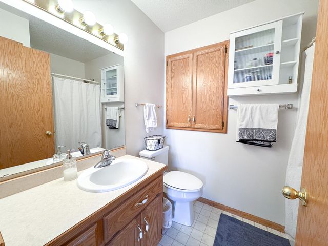 1610 Suntree Drive, West Fargo, ND 58078