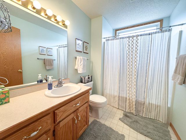 1610 Suntree Drive, West Fargo, ND 58078