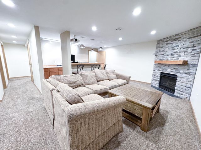 1610 Suntree Drive, West Fargo, ND 58078