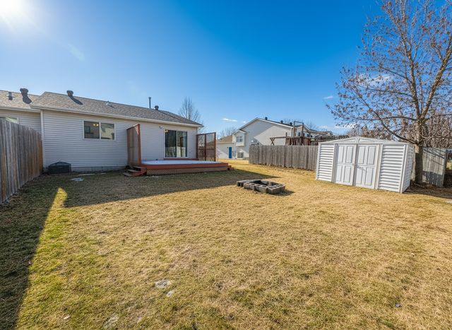 1610 Suntree Drive, West Fargo, ND 58078