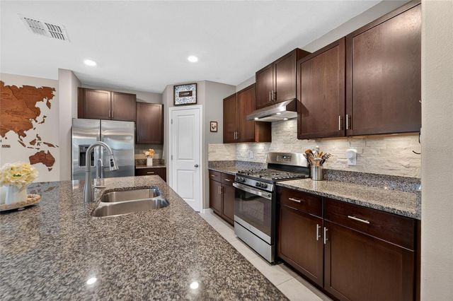 9720 LEMON DROP LOOP, Sun City Center, FL 33573