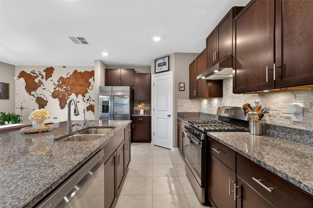 9720 LEMON DROP LOOP, Sun City Center, FL 33573