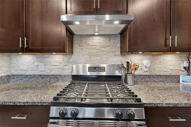 9720 LEMON DROP LOOP, Sun City Center, FL 33573