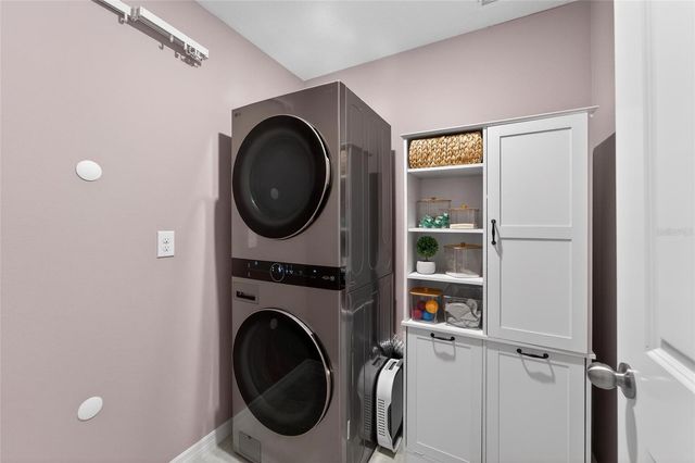 9720 LEMON DROP LOOP, Sun City Center, FL 33573