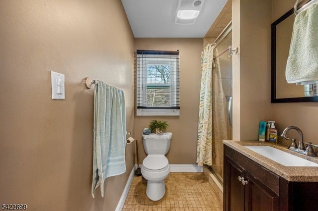 1302 Bower St, Linden City, NJ 07036