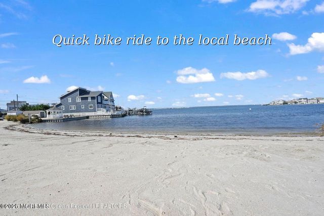 8 Jibsail Drive, Bayville, NJ 08721