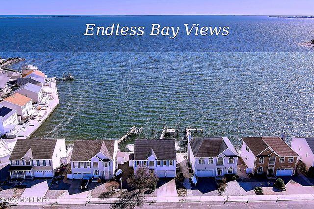 8 Jibsail Drive, Bayville, NJ 08721