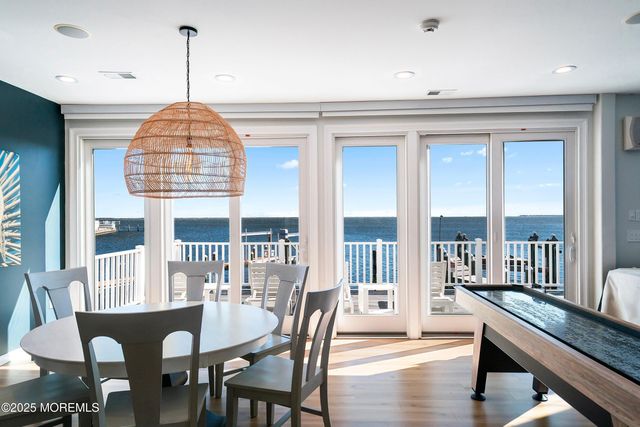 8 Jibsail Drive, Bayville, NJ 08721