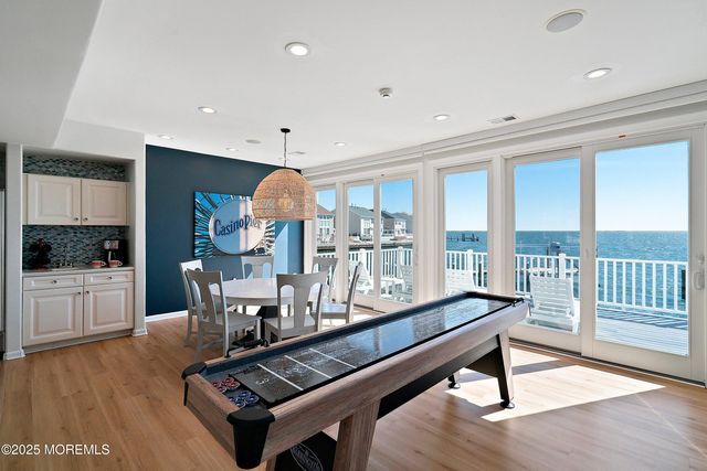 8 Jibsail Drive, Bayville, NJ 08721