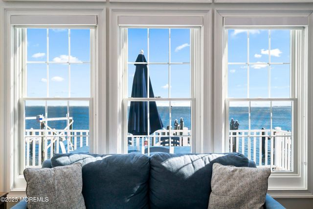 8 Jibsail Drive, Bayville, NJ 08721