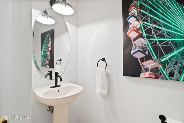 8 Jibsail Drive, Bayville, NJ 08721