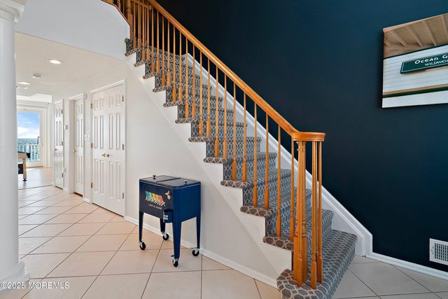 8 Jibsail Drive, Bayville, NJ 08721