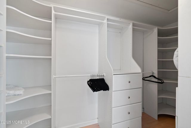 8 Jibsail Drive, Bayville, NJ 08721