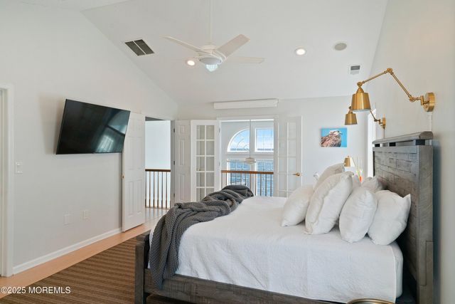 8 Jibsail Drive, Bayville, NJ 08721