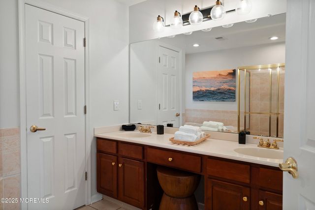 8 Jibsail Drive, Bayville, NJ 08721