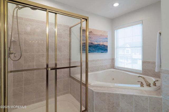 8 Jibsail Drive, Bayville, NJ 08721