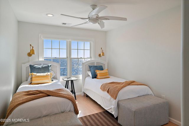 8 Jibsail Drive, Bayville, NJ 08721