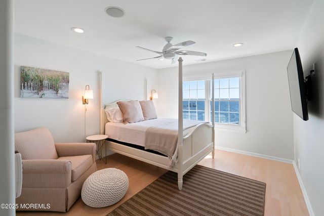 8 Jibsail Drive, Bayville, NJ 08721