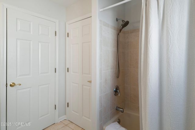 8 Jibsail Drive, Bayville, NJ 08721