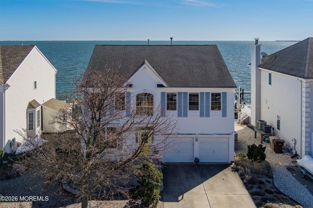 8 Jibsail Drive, Bayville, NJ 08721