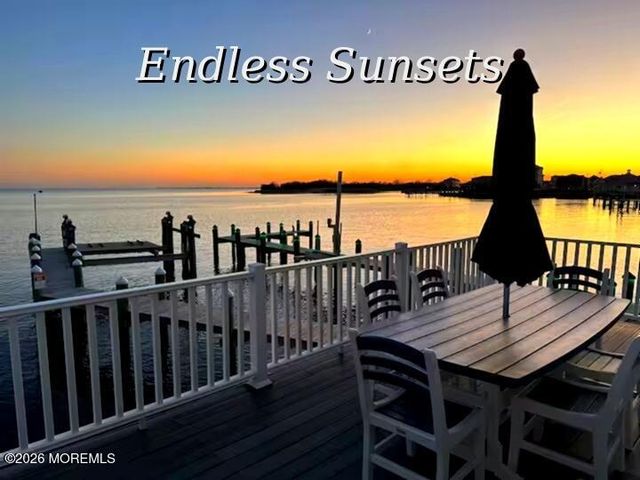 8 Jibsail Drive, Bayville, NJ 08721