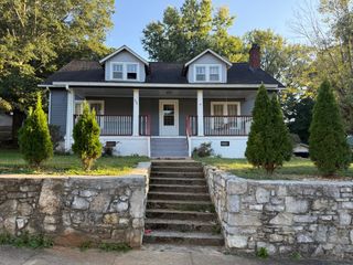 908 College St, W, Fayetteville, TN 37334
