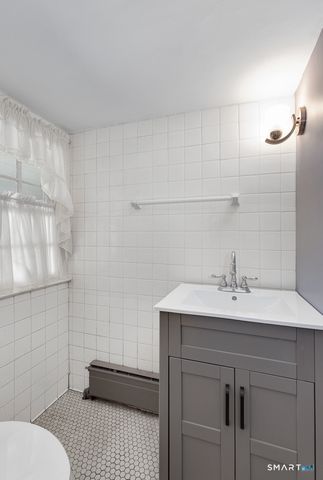 446 Amity Road, Woodbridge, CT 06525