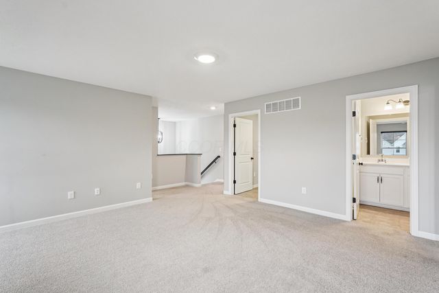 617 Big Stone Drive, Sunbury, OH 43074