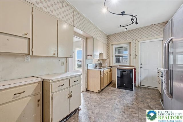 918 East Susquehanna Street, Allentown City, PA 18103